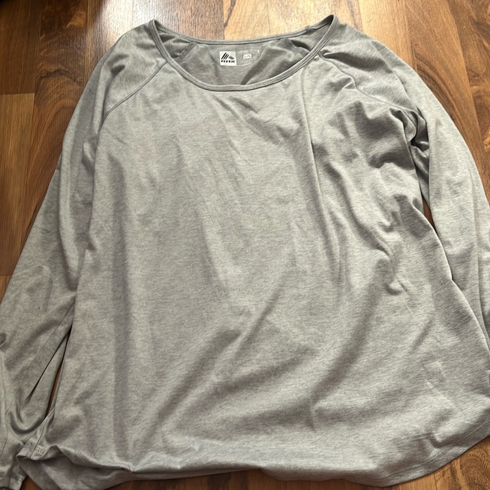 Large Women’s Long Sleeve